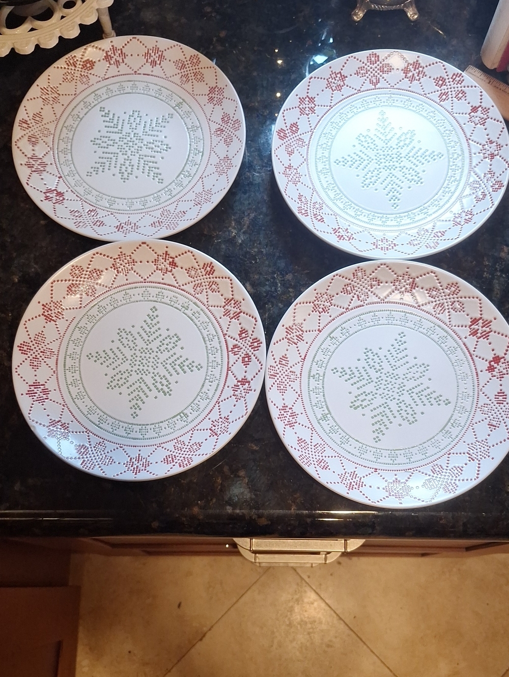 Set Of 4Astoria Fair Isle Folk Art Snowflake Ceramic Salad Plates Red & Green